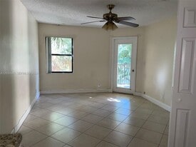 9999 Summerbreeze Dr in Sunrise, FL - Building Photo