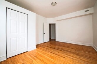 6933 S Indiana Chicago, IL 60637 in Chicago, IL - Building Photo - Building Photo