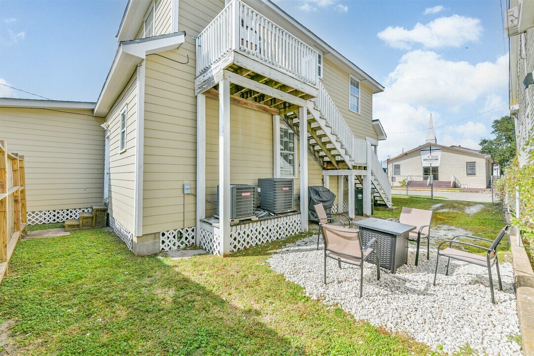 2727 Avenue K in Galveston, TX - Foto de edificio