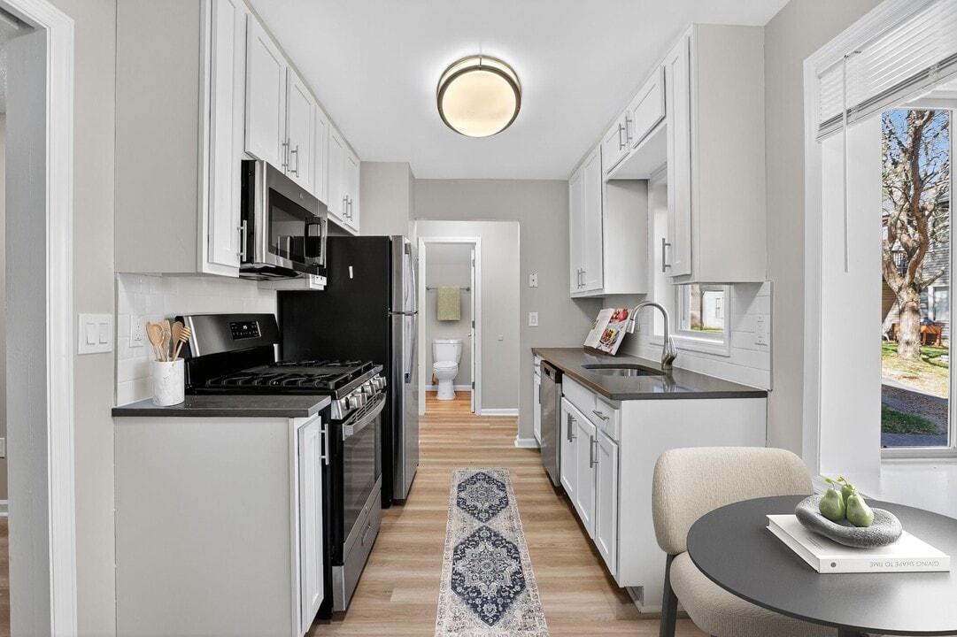 Eagle Rock Apartments at Mohegan Lake in Mohegan Lake, NY - Building Photo