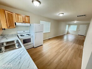 1112 Jefferson Ave in Yakima, WA - Building Photo - Building Photo