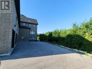 26 Diamondwood Dr in Caledon, ON - Building Photo - Building Photo