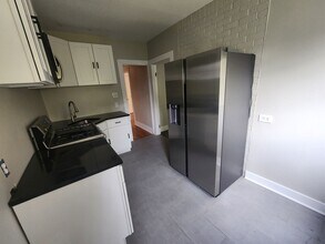 469 Norton St in Pittsburgh, PA - Building Photo - Building Photo