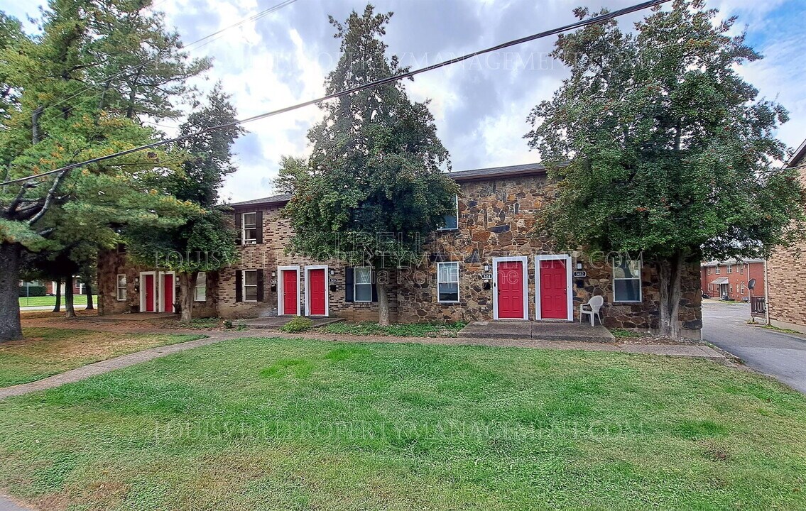 3418 Clingstone Way in Louisville, KY - Building Photo