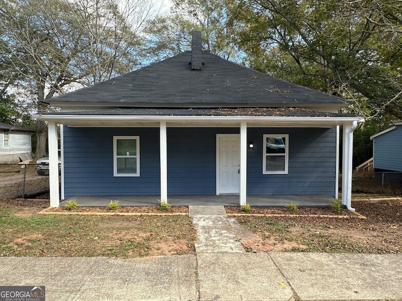 87 Grady Smith St in Grantville, GA - Building Photo