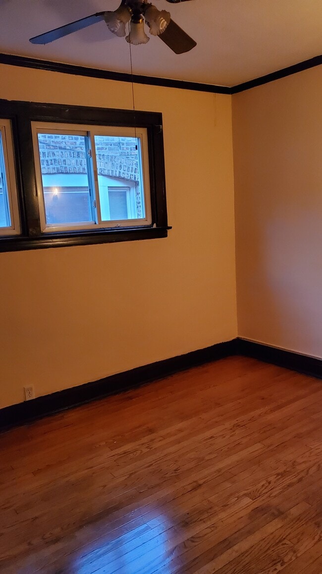 8057 S Sangamon St, Unit 2 in Chicago, IL - Foto de edificio - Building Photo