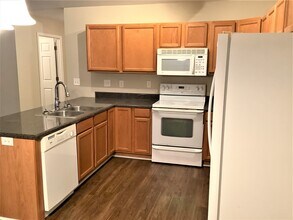 4 Sandwort Ln in Taylors, SC - Building Photo - Building Photo