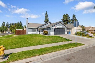 4403 Reflection Ave in Turlock, CA - Building Photo