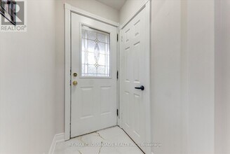 2 Tangmere Rd in Toronto, ON - Building Photo - Building Photo