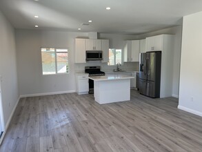 2928 N Brighton St in Burbank, CA - Building Photo - Building Photo