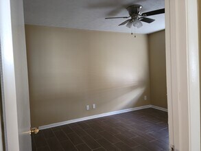 8176 Old English Dr in Jacksonville, FL - Building Photo - Building Photo