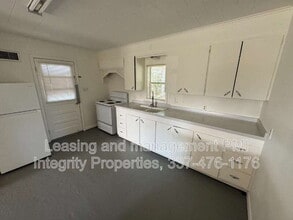 105 N Cemetery St in St. Martinville, LA - Building Photo - Building Photo