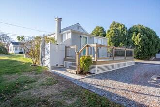 10 Dorothy Rd in Westbrook, CT - Building Photo - Building Photo