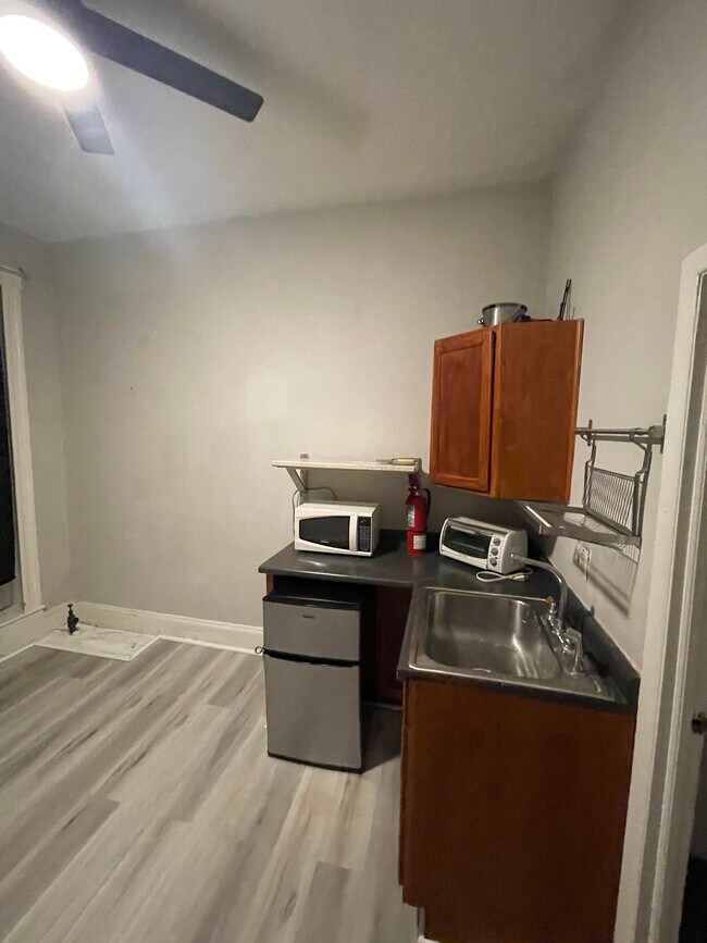 2841 N Calvert St, Unit 1F photo'