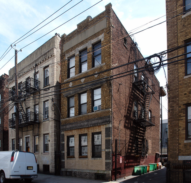 293 Oliver St in Newark, NJ - Foto de edificio - Building Photo