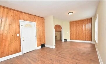 28 Red Jacket Pky, Unit Lower in Buffalo, NY - Building Photo - Building Photo