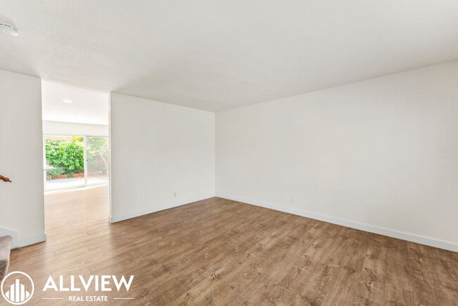 21926 Lakeland Ave in Lake Forest, CA - Building Photo - Building Photo