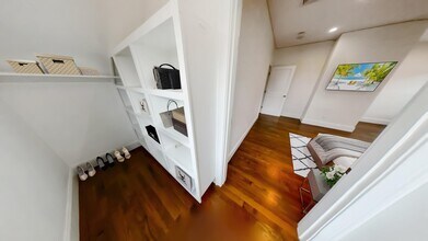 45 Juniper St, Unit 1 in Boston, MA - Building Photo - Building Photo