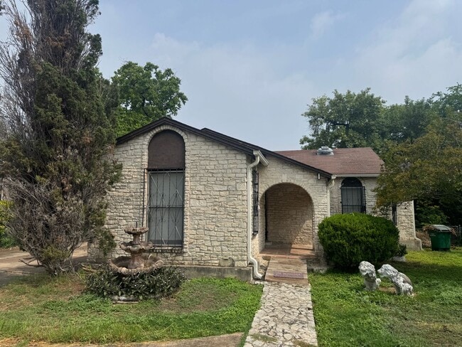 property at 315 W Hermine Blvd