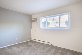 The Birches in Joliet, IL - Building Photo - Interior Photo