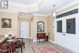 50 Links Ln in Brampton, ON - Building Photo - Building Photo