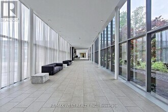 103 The Queensway in Toronto, ON - Building Photo - Building Photo