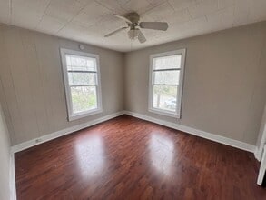 312 S Pumphrey St in Edna, TX - Foto de edificio - Building Photo