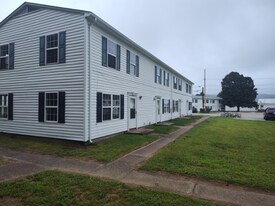 14 N Ritchie Ave in Ravenswood, WV - Building Photo