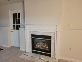 1104 Kings Crest Dr, Unit Basement Apt in Stafford in Stafford, VA - Building Photo