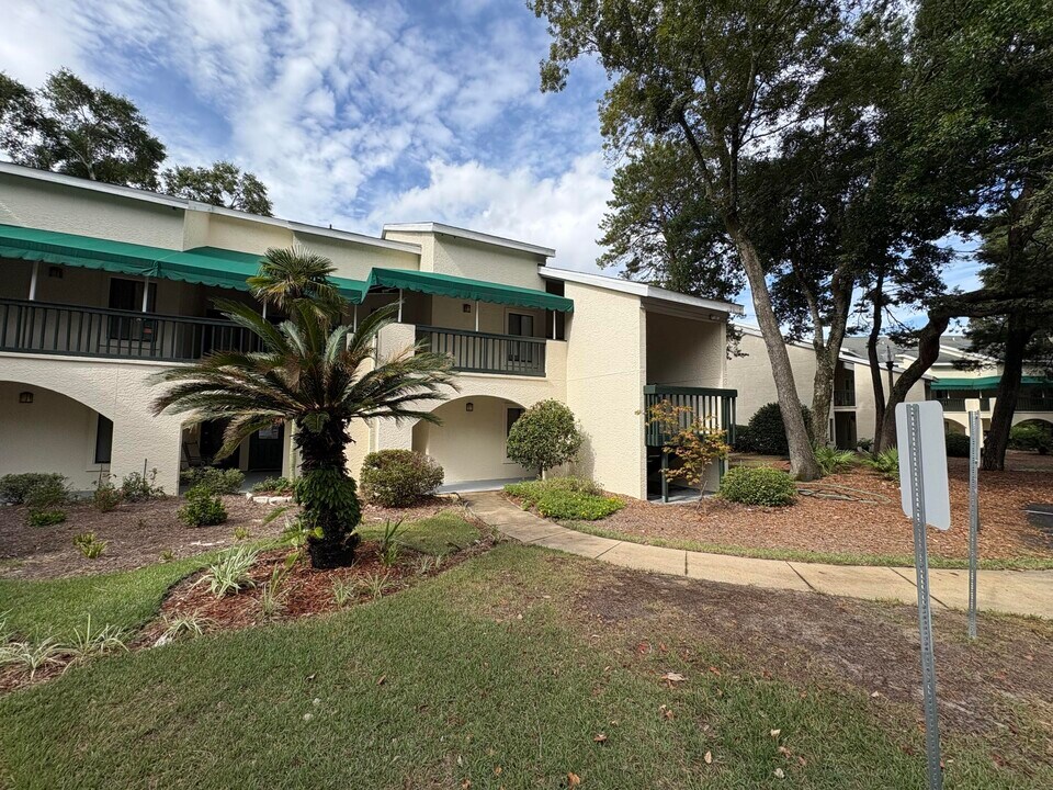 314 Westlake Ct in Niceville, FL - Foto de edificio
