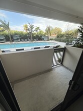2509 NE 182nd St, Unit A2 in North Miami Beach, FL - Building Photo - Building Photo