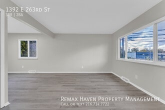 1392 E 263rd St in Euclid, OH - Building Photo - Building Photo