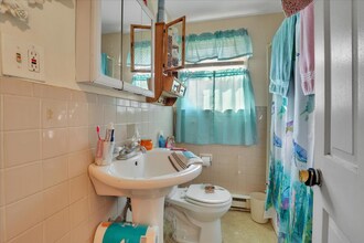 1580 Hartford-New London Turnpike in Montville, CT - Building Photo - Building Photo