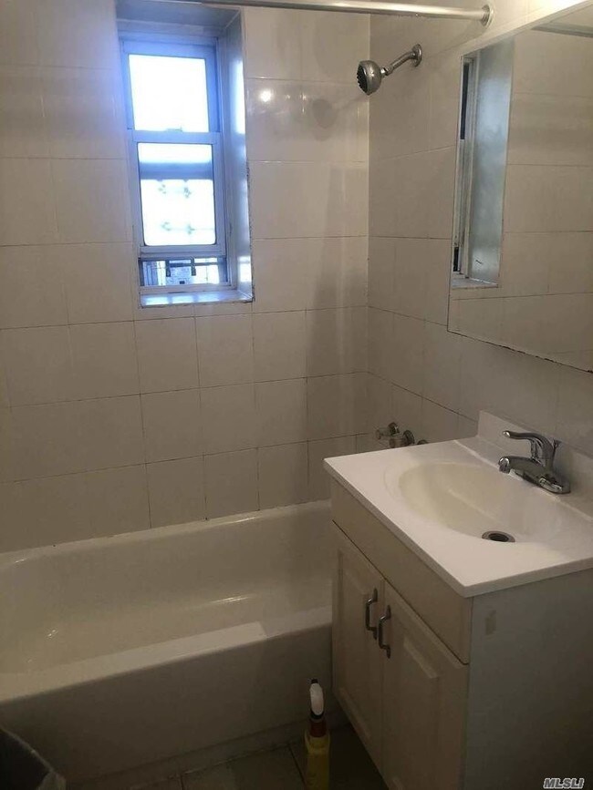 111-15 66th Ave-Unit -1A in Queens, NY - Building Photo - Building Photo