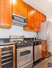 East 10th Street, Unit 02C in New York, NY - Building Photo - Building Photo