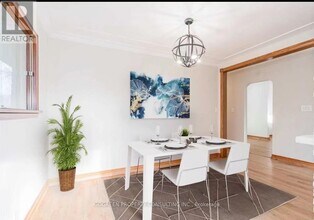 15 Valleyview Ave in East Gwillimbury, ON - Building Photo - Building Photo