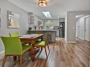 13316 NE 137th Pl in Kirkland, WA - Building Photo - Building Photo