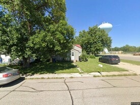 1339 4th St SE in Watertown, SD - Building Photo