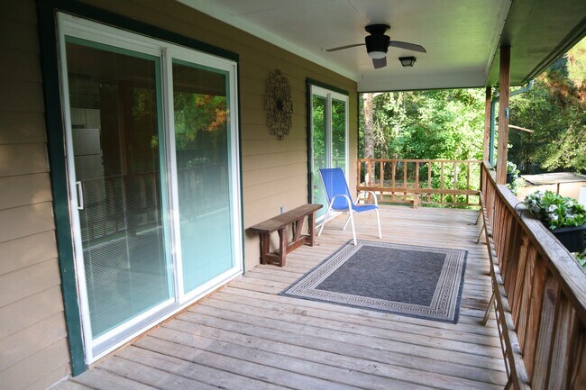 940 S Pine St in Kountze, TX - Building Photo - Building Photo