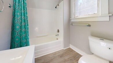 36 Lake St in Akron, OH - Foto de edificio - Building Photo