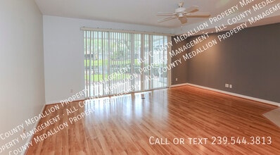 5823 Cove Cir in Naples, FL - Foto de edificio - Building Photo