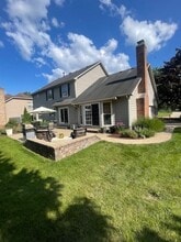 1099 W Jefferson Ave in Naperville, IL - Foto de edificio - Building Photo