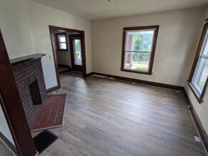 831 Main St-Unit -839 in Coshocton, OH - Building Photo - Building Photo