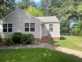 6013 Carver Blvd in Charlotte, NC - Building Photo