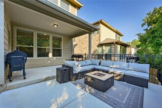 1051 Kenney Fort Crossing in Round Rock, TX - Building Photo - Building Photo