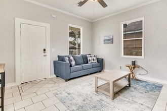 516 W Gadsden St in Pensacola, FL - Building Photo - Building Photo