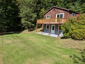 37 Sangamon Rd in Pittsford, VT - Building Photo - Building Photo