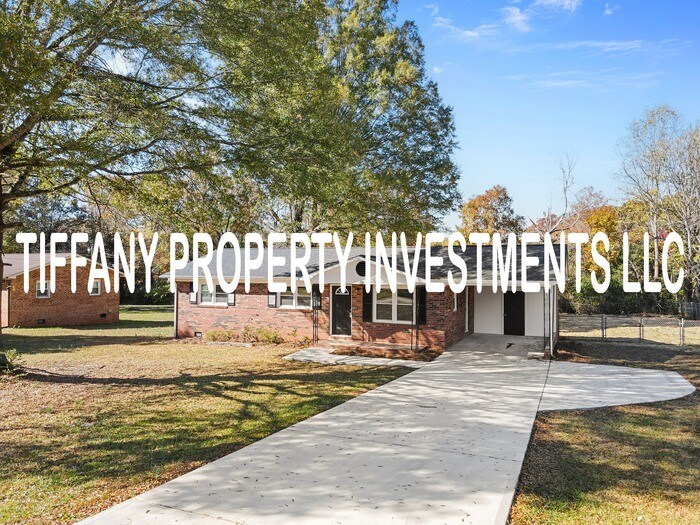 714 Chal Dr in Statesville, NC - Building Photo