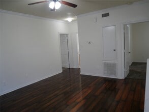 6289 Wilcrest Dr in Houston, TX - Building Photo - Building Photo