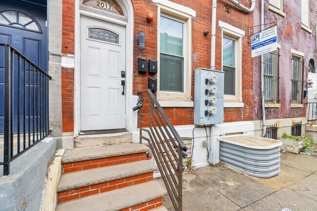 2017 W Oxford St in Philadelphia, PA - Building Photo - Building Photo